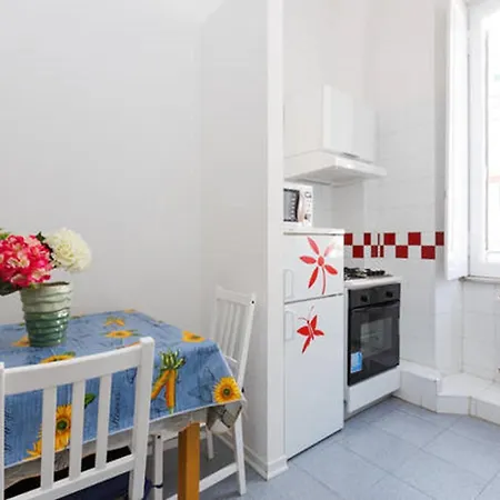 White Vatican Affittacamere 2*