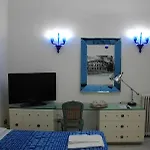 White Vatican בית הארחה 2*