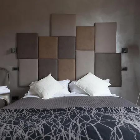 White Vatican 招待所 罗马